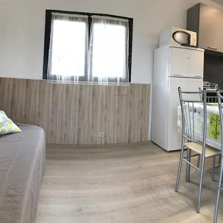 Trinite אתר קמפינג 3*