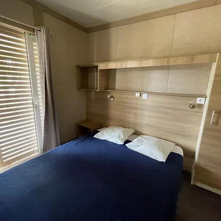 Trinite אתר קמפינג